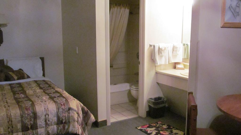 Western Motel Montrose Co Room photo
