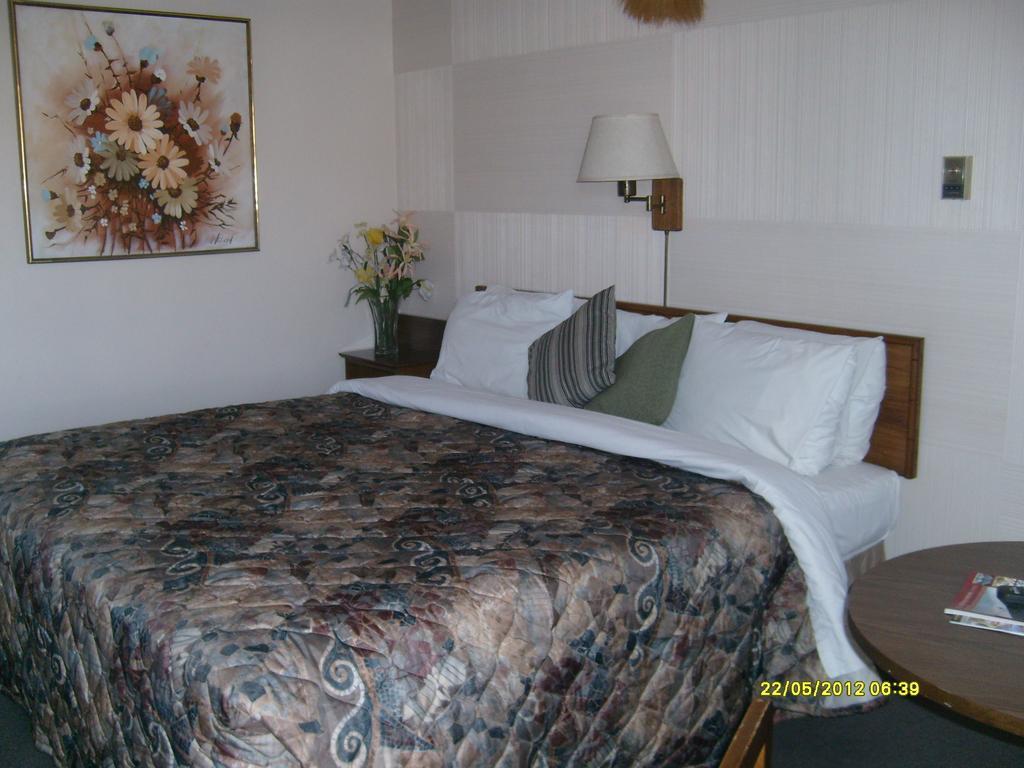 Western Motel Montrose Co Room photo